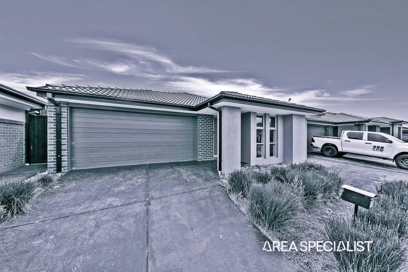 Photo - 15 Aspen Street, Pakenham VIC 3810 - Image 1