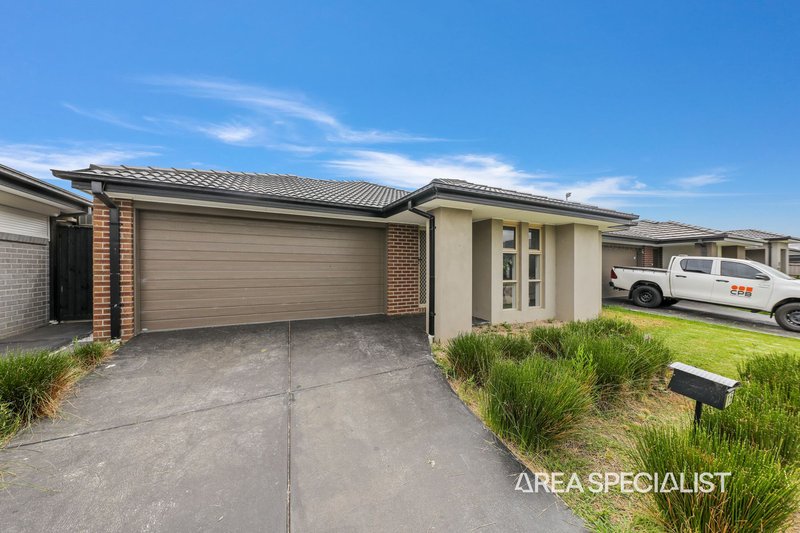 Photo - 15 Aspen Street, Pakenham VIC 3810 - Image 2