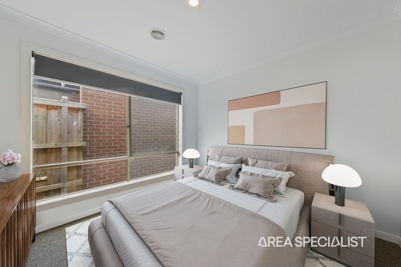 Photo - 15 Aspen Street, Pakenham VIC 3810 - Image 6