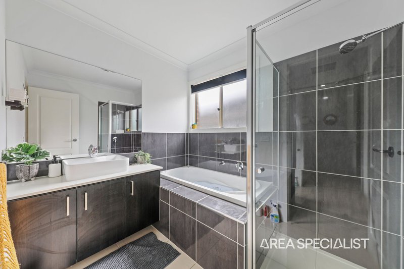 Photo - 15 Aspen Street, Pakenham VIC 3810 - Image 14