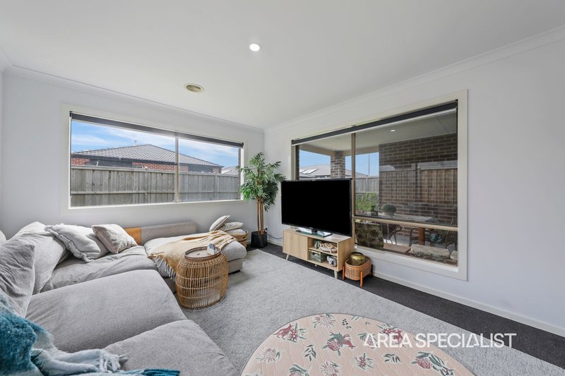 Photo - 15 Aspen Street, Pakenham VIC 3810 - Image 16