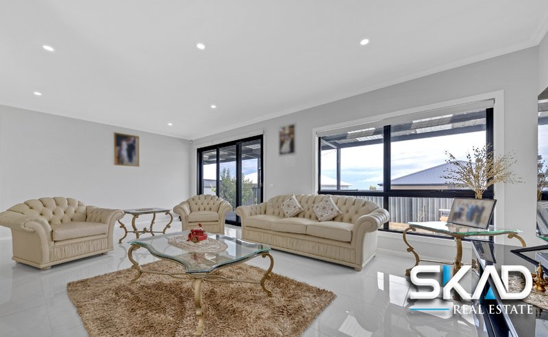 Photo - 15 Atley Street, Craigieburn VIC 3064 - Image 6