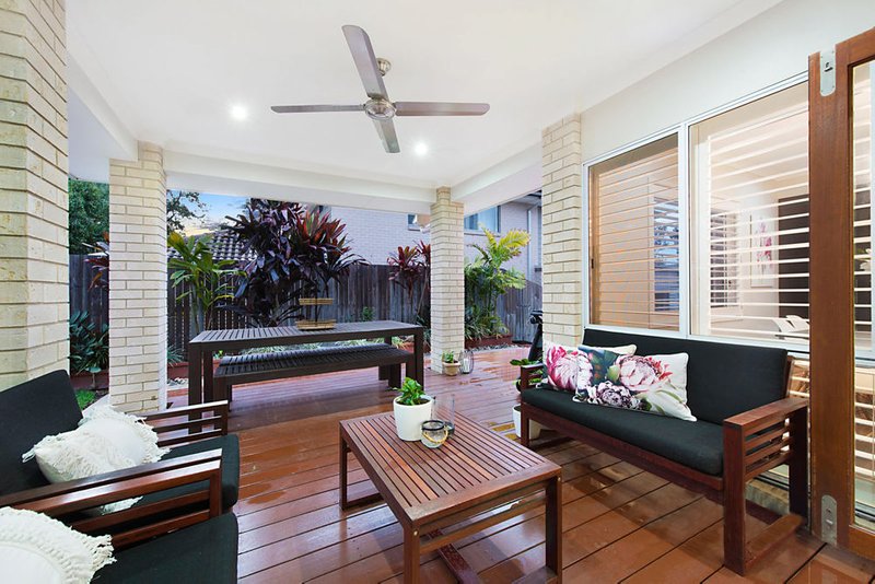 Photo - 15 Atrium Way, Everton Hills QLD 4053 - Image 3