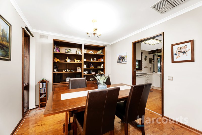 Photo - 15 Attenborough Square, Wantirna VIC 3152 - Image 4