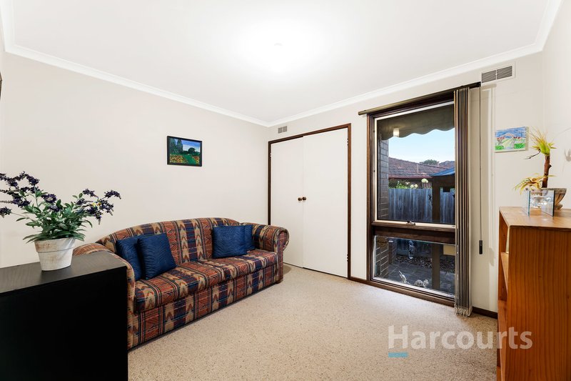 Photo - 15 Attenborough Square, Wantirna VIC 3152 - Image 10