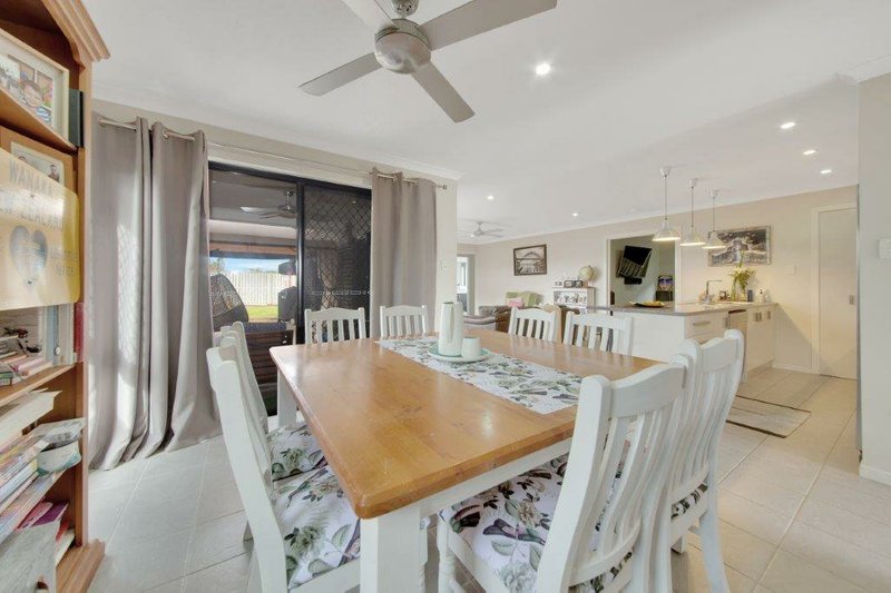 Photo - 15 Aurora Road, Tannum Sands QLD 4680 - Image 17