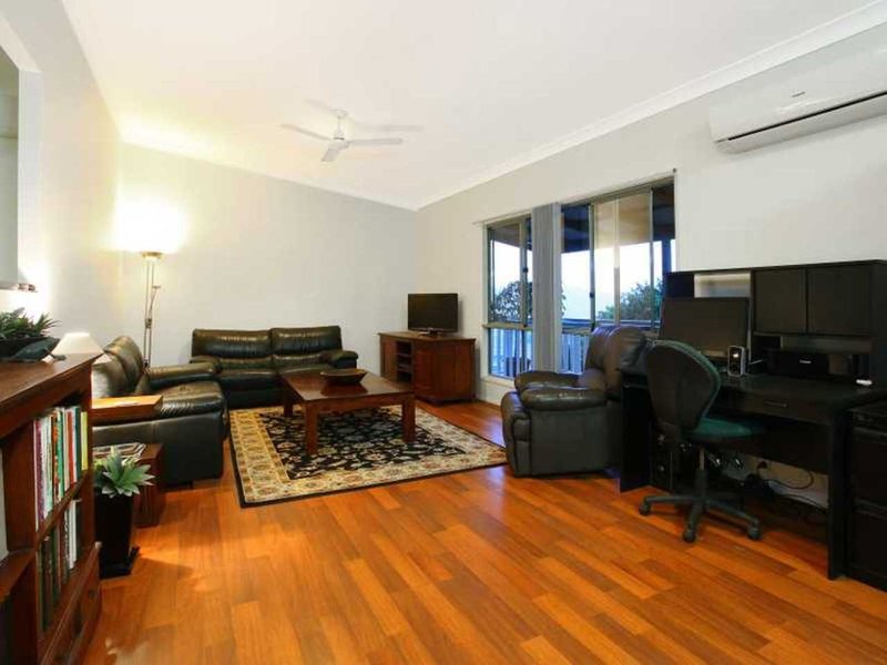 Photo - 15 Avon Court, Pacific Pines QLD 4211 - Image 5