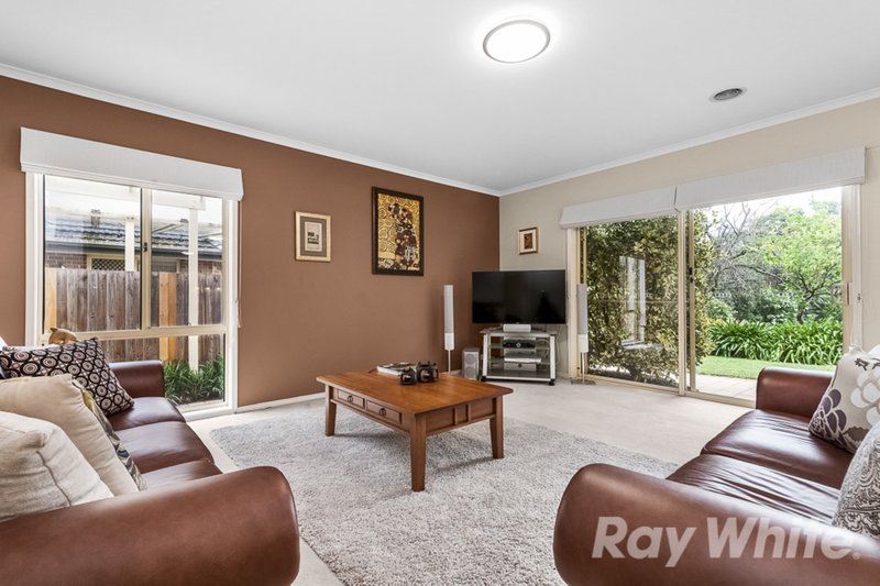 Photo - 15 Avondale Grove, Mount Waverley VIC 3149 - Image 4