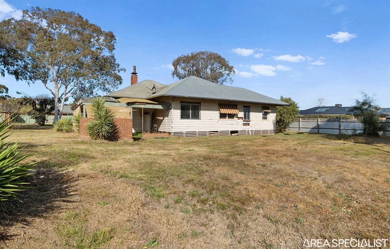 Photo - 15 Avonlea Street, Numurkah VIC 3636 - Image 2