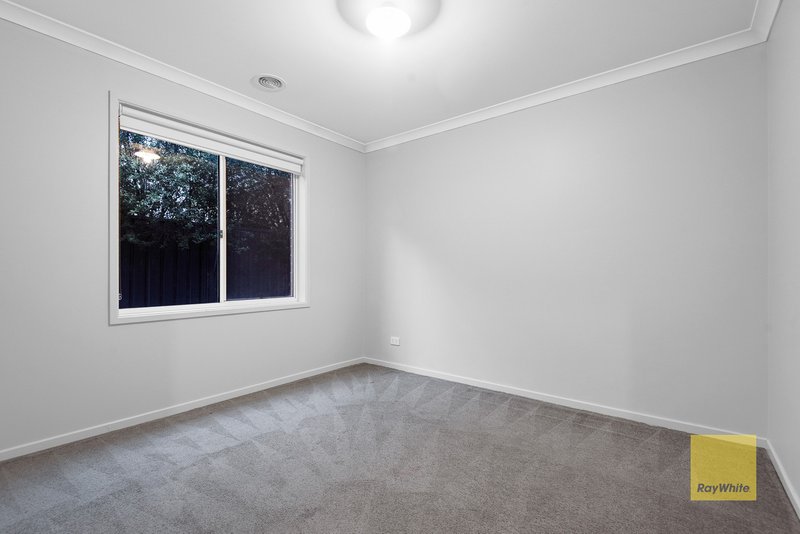 Photo - 15 Award Crescent, Truganina VIC 3029 - Image 8