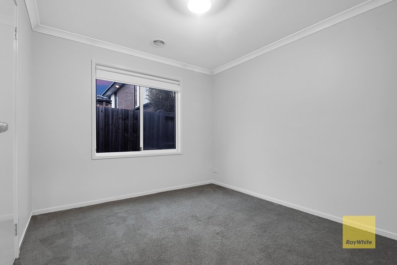 Photo - 15 Award Crescent, Truganina VIC 3029 - Image 9