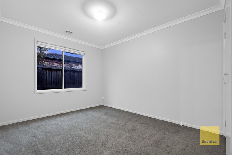 Photo - 15 Award Crescent, Truganina VIC 3029 - Image 10