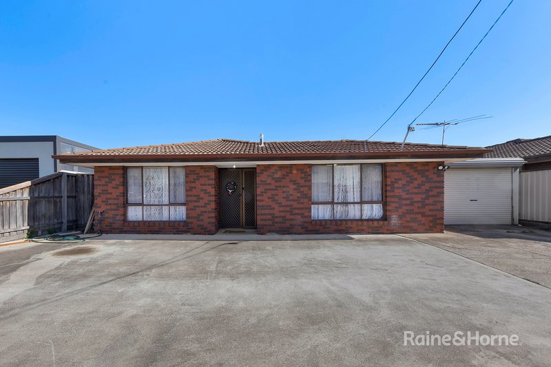 Photo - 15 Axford Road, Kings Park VIC 3021 - Image 3