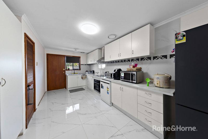 Photo - 15 Axford Road, Kings Park VIC 3021 - Image 6