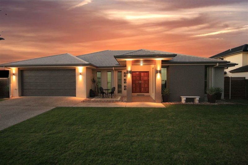 15 Azienda Place, Bridgeman Downs QLD 4035