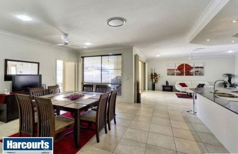 Photo - 15 Azienda Place, Bridgeman Downs QLD 4035 - Image 7