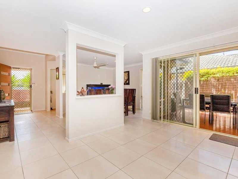 Photo - 15 Babu Street, Varsity Lakes QLD 4227 - Image 6