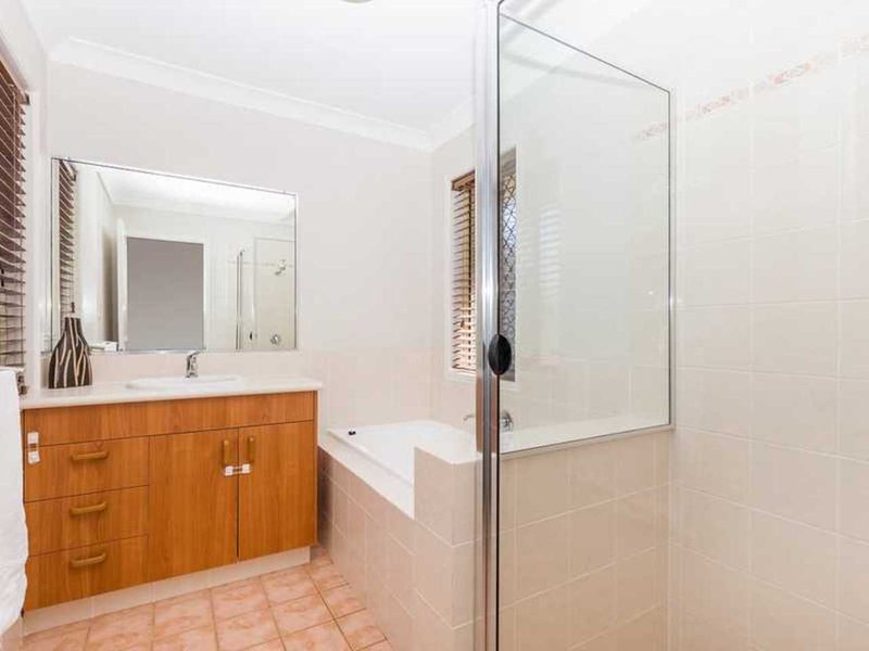 Photo - 15 Babu Street, Varsity Lakes QLD 4227 - Image 15