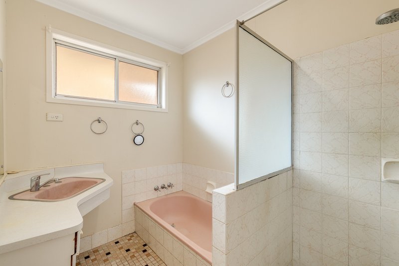 Photo - 15 Balanga Court, South Toowoomba QLD 4350 - Image 9