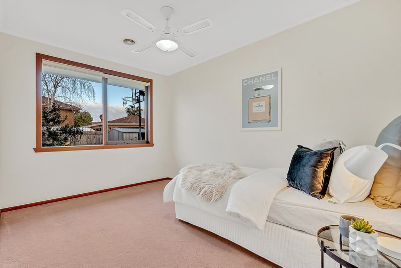 Photo - 15 Balcombe Court, Craigieburn VIC 3064 - Image 11