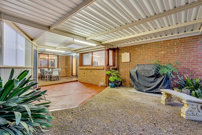 Photo - 15 Balcombe Court, Craigieburn VIC 3064 - Image 16