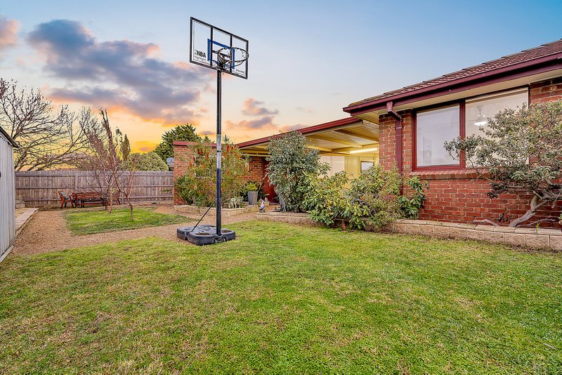 Photo - 15 Balcombe Court, Craigieburn VIC 3064 - Image 17