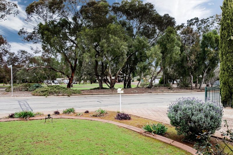 Photo - 15 Baldina Crescent, Craigmore SA 5114 - Image 2