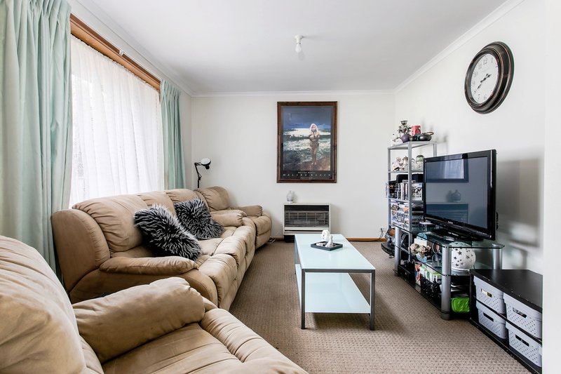 Photo - 15 Baldina Crescent, Craigmore SA 5114 - Image 3