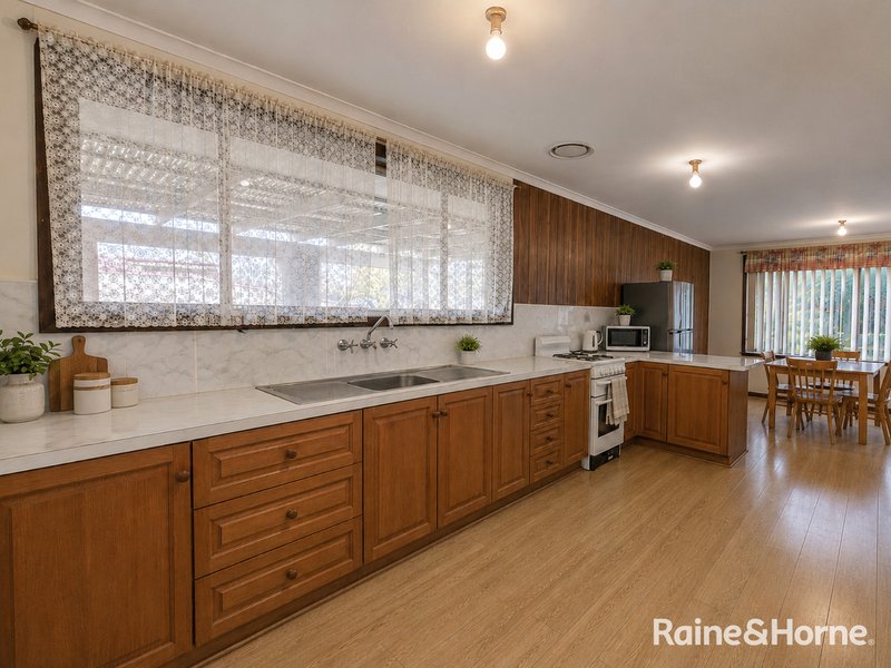 Photo - 15 Ballarto Road, Clyde VIC 3978 - Image 5