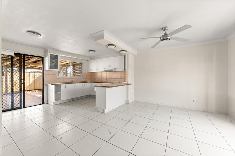 Photo - 15 Balmoral Street, Eagleby QLD 4207 - Image 5
