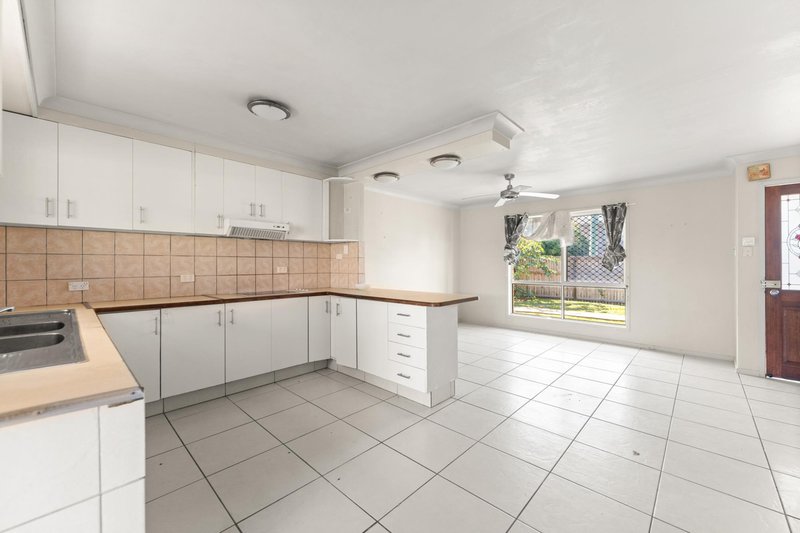 Photo - 15 Balmoral Street, Eagleby QLD 4207 - Image 8