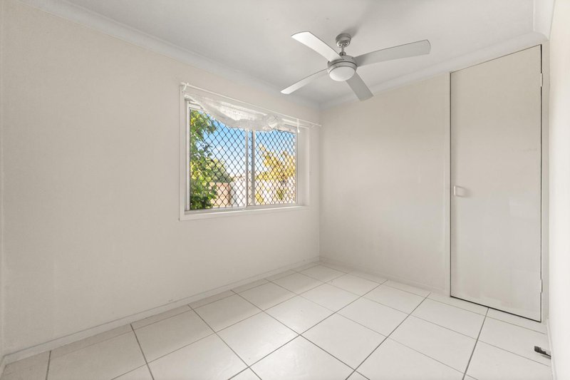Photo - 15 Balmoral Street, Eagleby QLD 4207 - Image 10