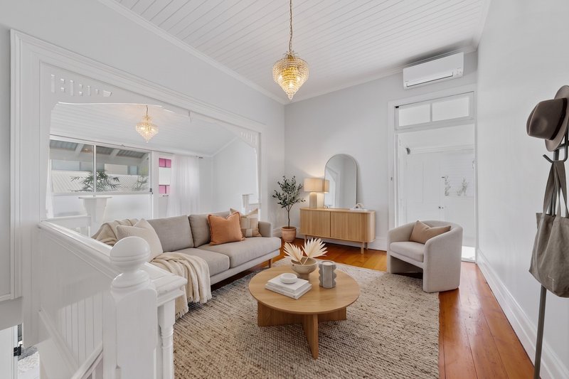 Photo - 15 Balowrie Street, Hamilton QLD 4007 - Image 2