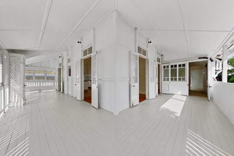 Photo - 15 Balowrie Street, Hamilton QLD 4007 - Image 6