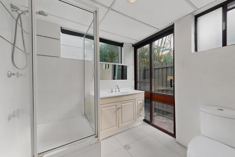 Photo - 15 Balowrie Street, Hamilton QLD 4007 - Image 13