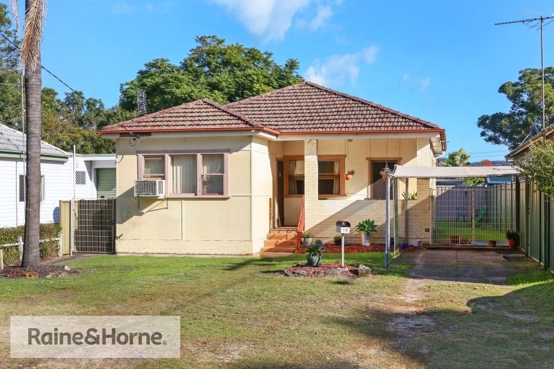 Photo - 15 Banksia Street, Ettalong Beach NSW 2257 - Image 1