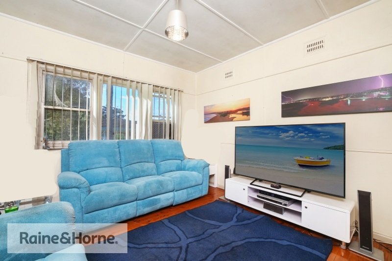 Photo - 15 Banksia Street, Ettalong Beach NSW 2257 - Image 3