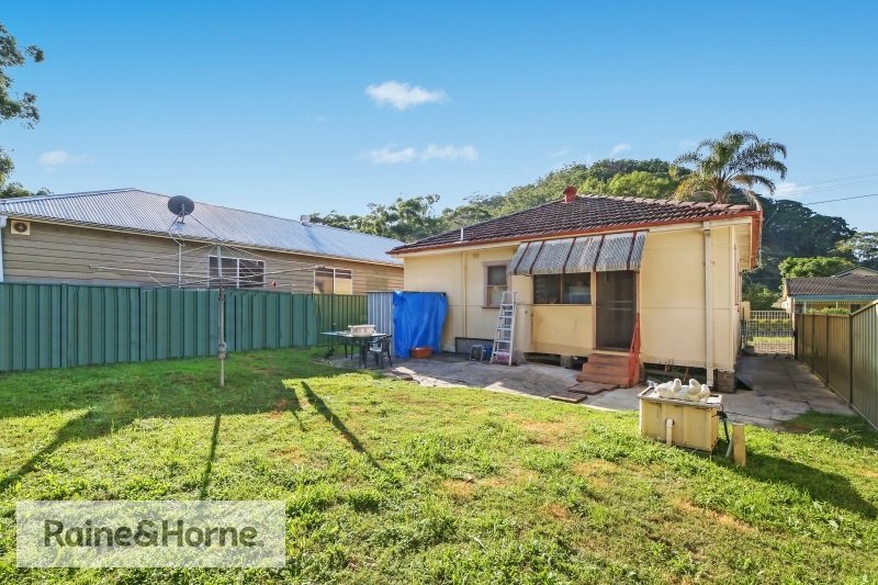 Photo - 15 Banksia Street, Ettalong Beach NSW 2257 - Image 5