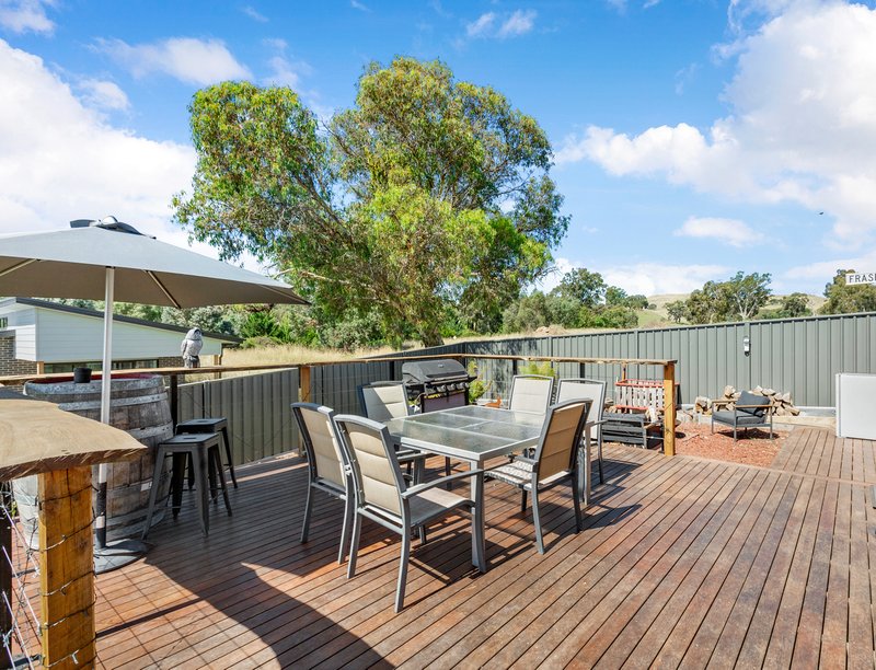 Photo - 15 Banksia Street, Mansfield VIC 3722 - Image 1