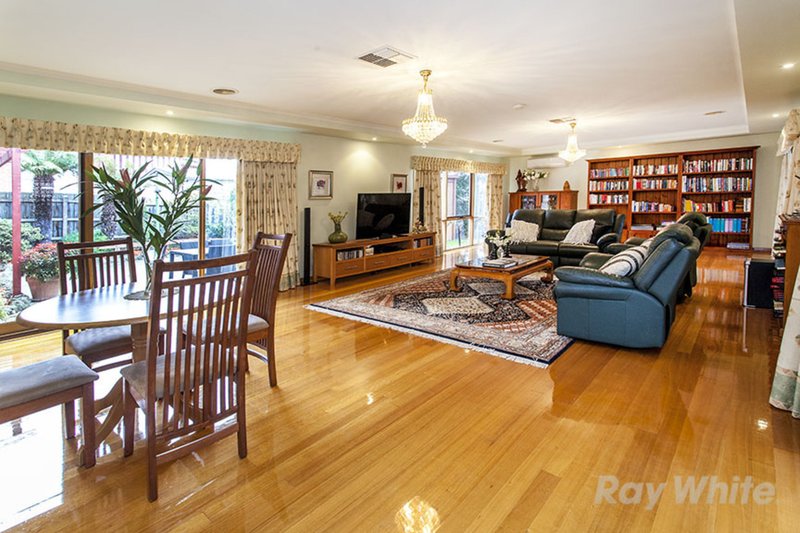 Photo - 15 Baranbali Drive, Vermont South VIC 3133 - Image 3