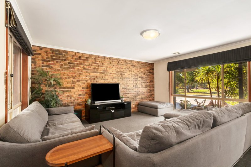 Photo - 15 Bardolph Street, Bonython ACT 2905 - Image 9