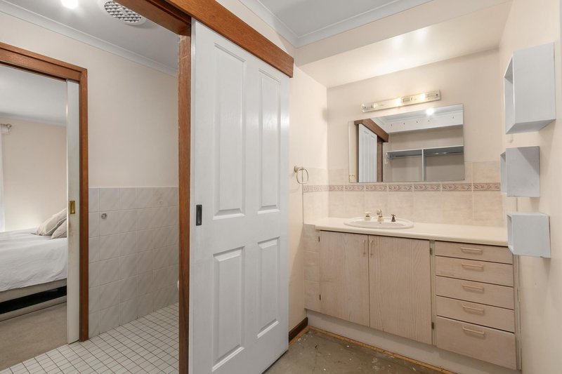 Photo - 15 Bardolph Street, Bonython ACT 2905 - Image 11
