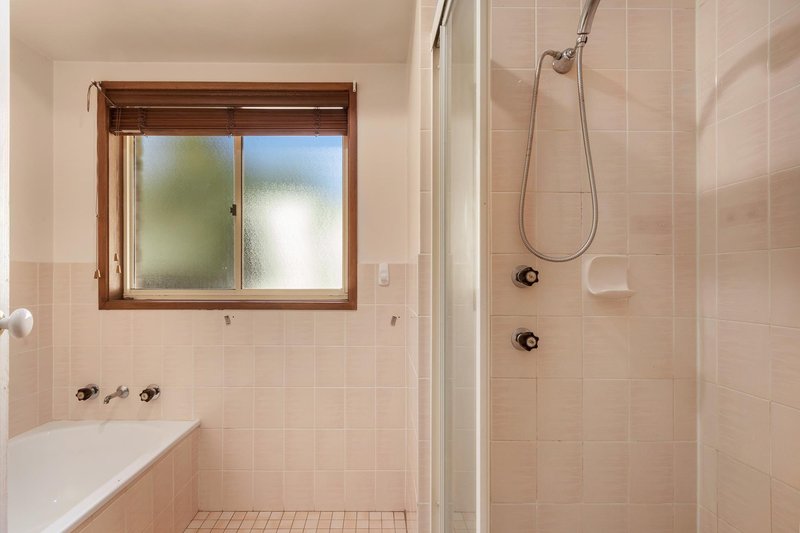 Photo - 15 Bardolph Street, Bonython ACT 2905 - Image 13