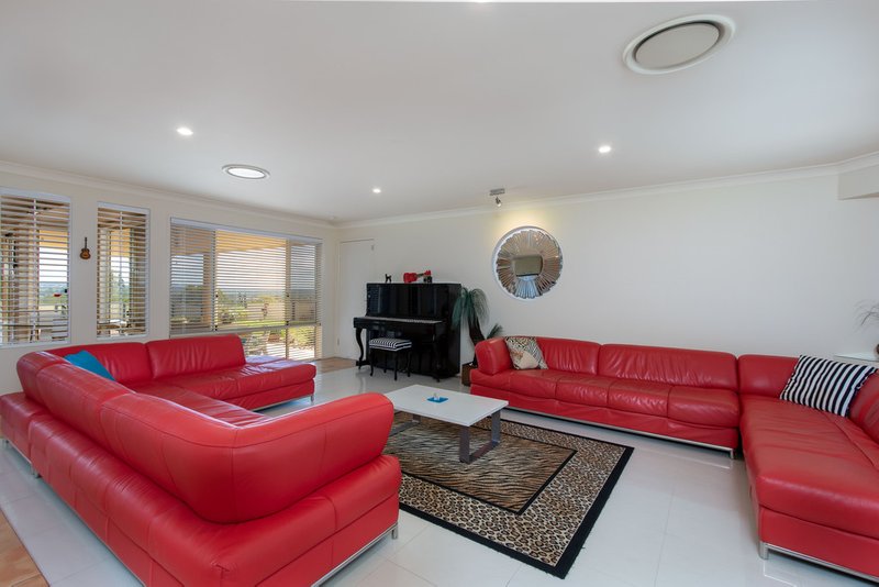 Photo - 15 Barnhill Terrace, Edens Landing QLD 4207 - Image 13