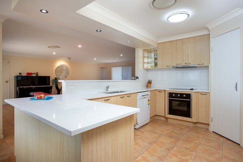 Photo - 15 Barnhill Terrace, Edens Landing QLD 4207 - Image 16