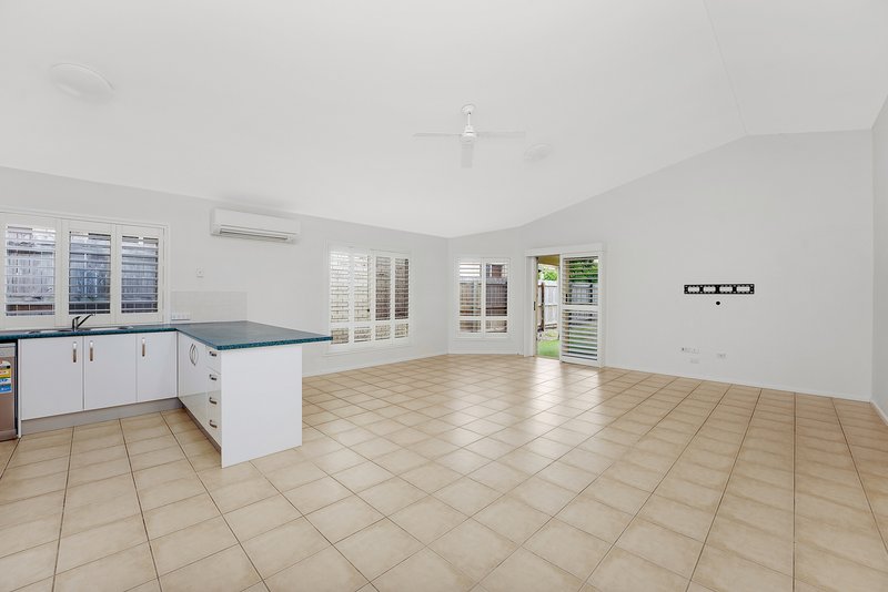 Photo - 15 Barrier Street, North Lakes QLD 4509 - Image 2