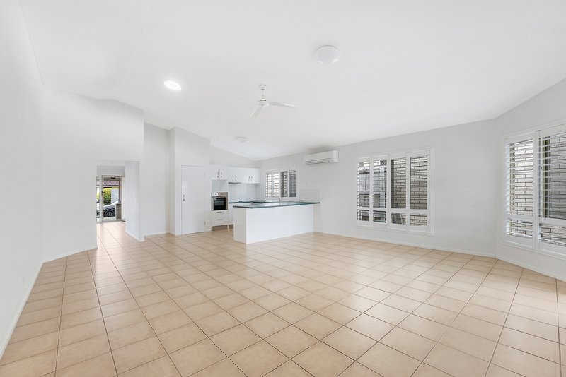 Photo - 15 Barrier Street, North Lakes QLD 4509 - Image 3