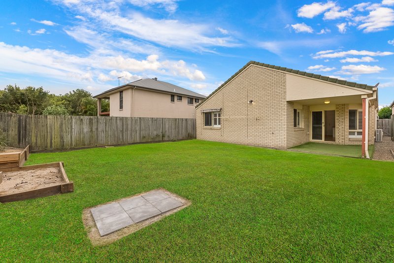 Photo - 15 Barrier Street, North Lakes QLD 4509 - Image 15