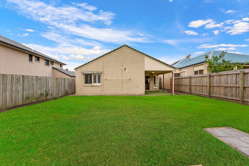 Photo - 15 Barrier Street, North Lakes QLD 4509 - Image 16