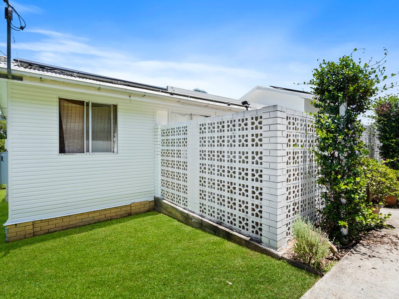 Photo - 15 Barrinia Street, Manly QLD 4179 - Image 8